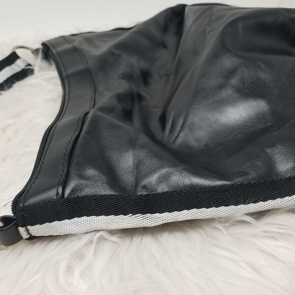 Bijoux Terner Black VEGAN LEATHER Hobo Bag. - Picture 4 of 12